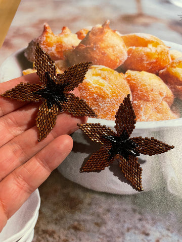 Orecchini stella marrone