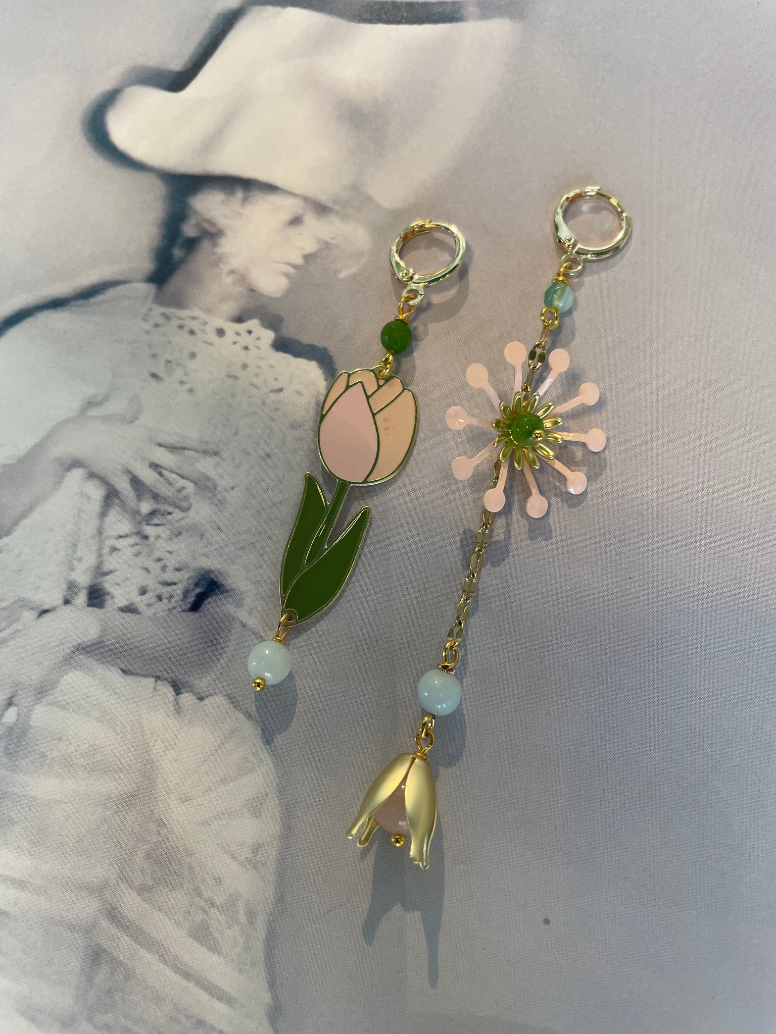Gemelli diversi tulipano piatto smaltato e pavoncino rosa