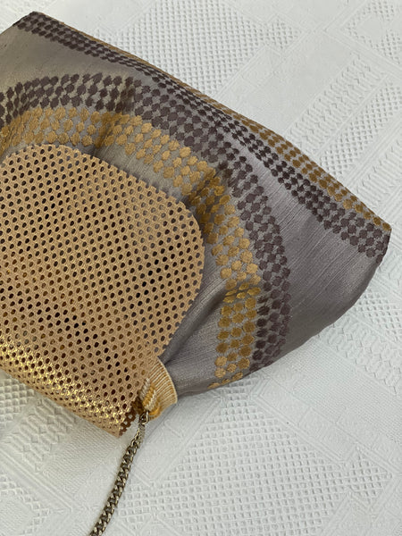 Borsa piccola in tessuto tortora con patella
