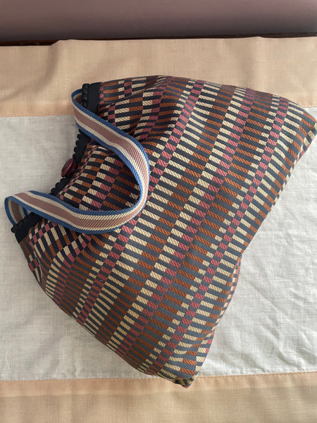Borsa media in tessuto a rettangolini avio, rosa e bronzo