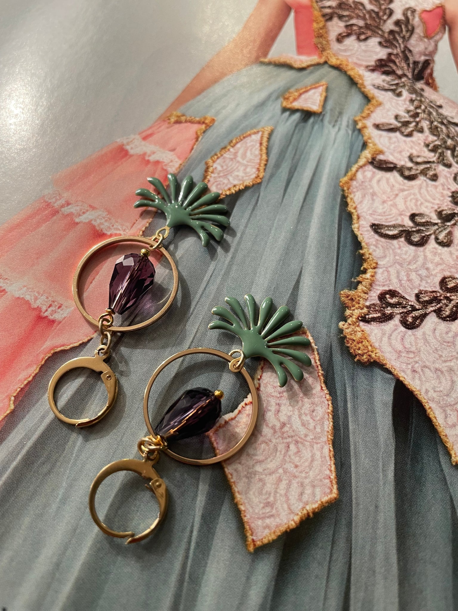 Orecchini goccia in vetro, cerchio e fontanella