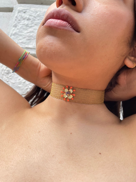 Chocker in maglia uncinetto