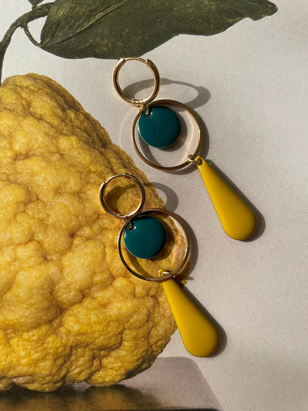 Orecchini in smalto rotondo e goccia