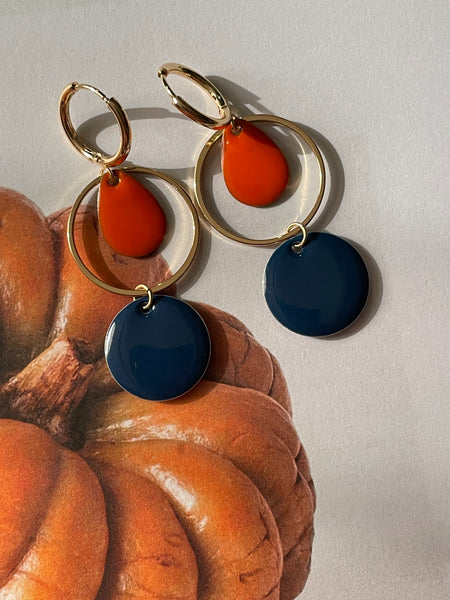 Orecchini in smalto rotondo e goccia